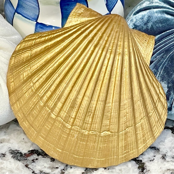 Hand Crafted Valentine Trinket Shell Dish - Picture 3 of 5